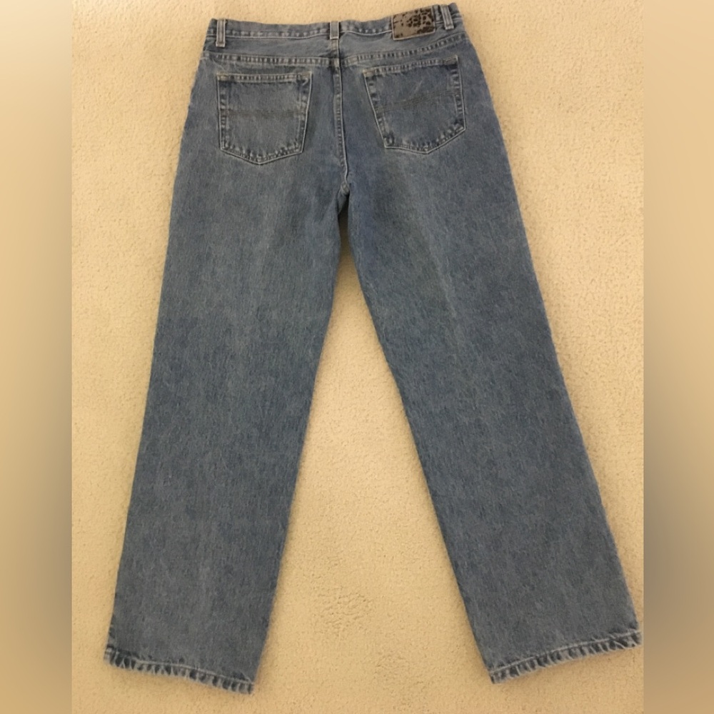 Izod Classic Fit men’s denim jeans - Picture 2 of 5